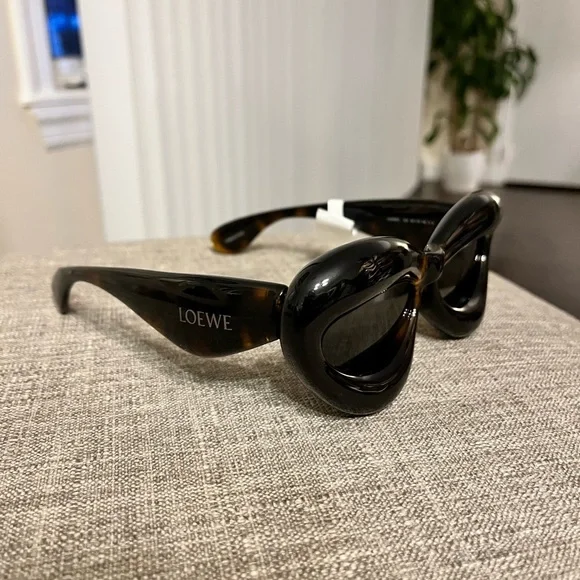 Loewe Brown Aviator Sunglasses Classic Elegance - Picture 2 of 5